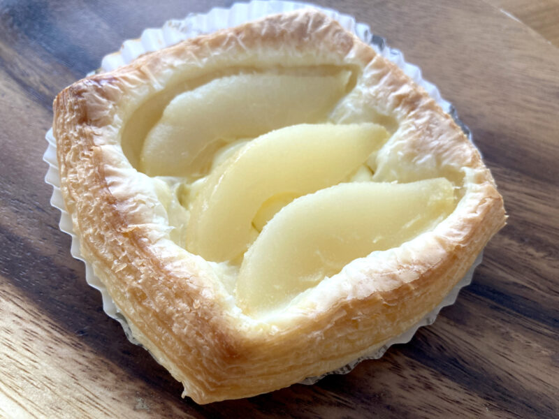 果実の甘みと香ばしさがとけあう「洋梨デニッシュ」